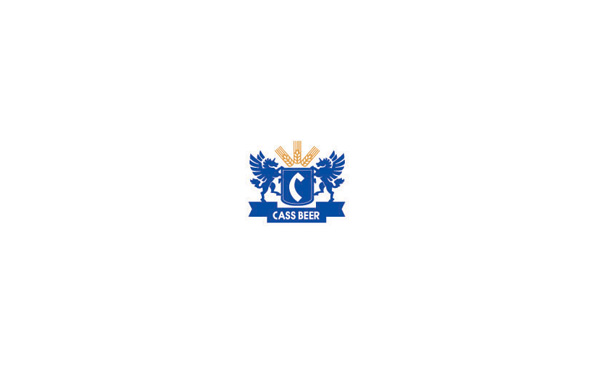 食品logo設(shè)計(jì)：一個(gè)韓國知名的啤酒品牌凱獅啤酒的logo，LOGO整體以藍(lán)色為主色調(diào)，表達(dá)出啤酒的清爽的感覺